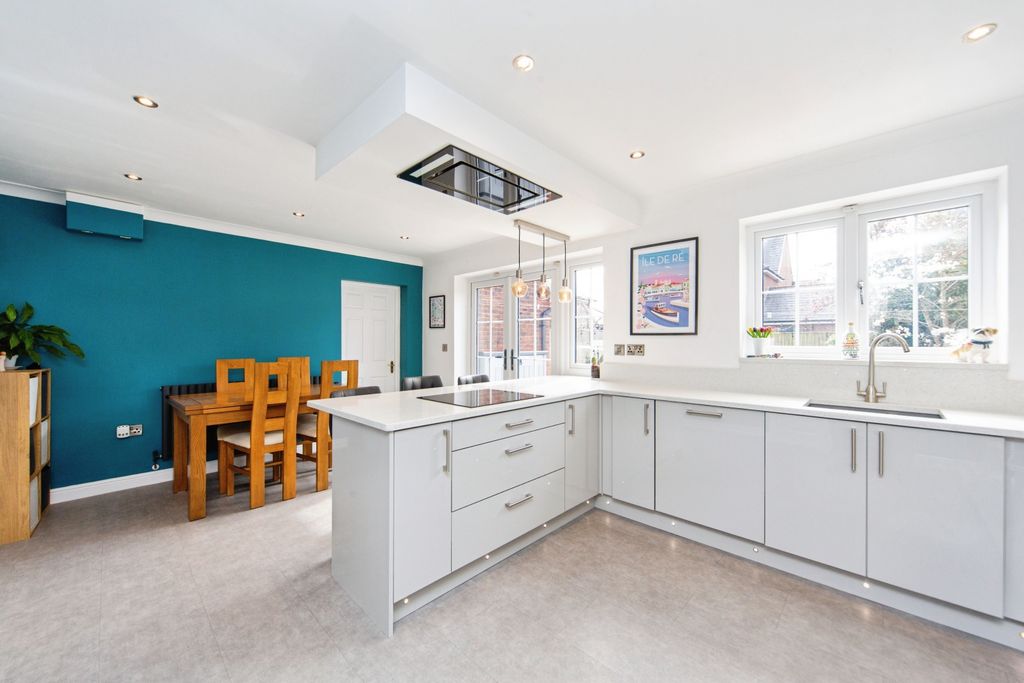 Additional image 7 of 3 bed semi-detached house for saleAusten Drive, Winwick, Warrington WA2