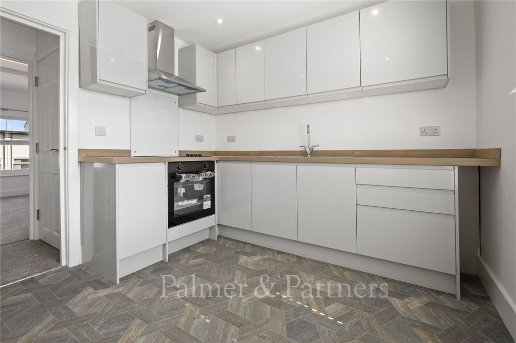 Property photo 2 of 5 Kitchen