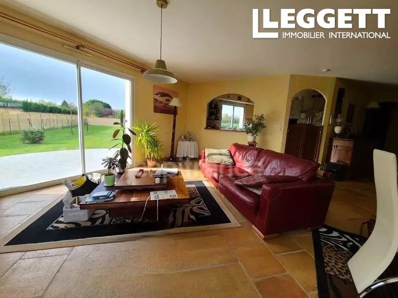 Property photo 3 of 10