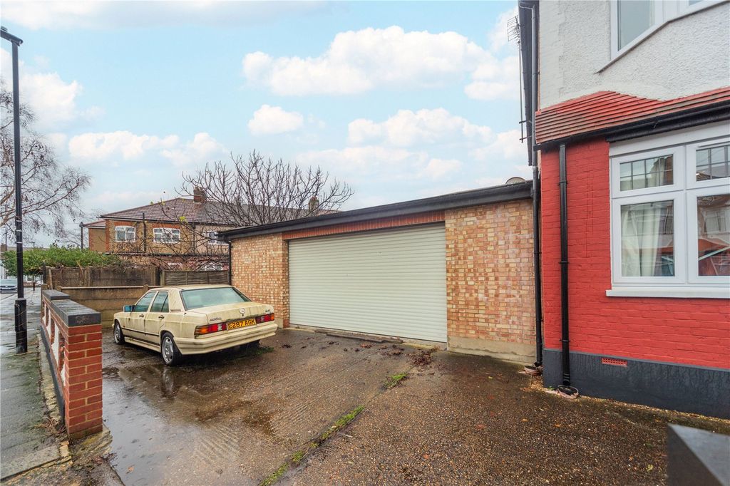 Property photo 2 of 11 Picture No. 17
