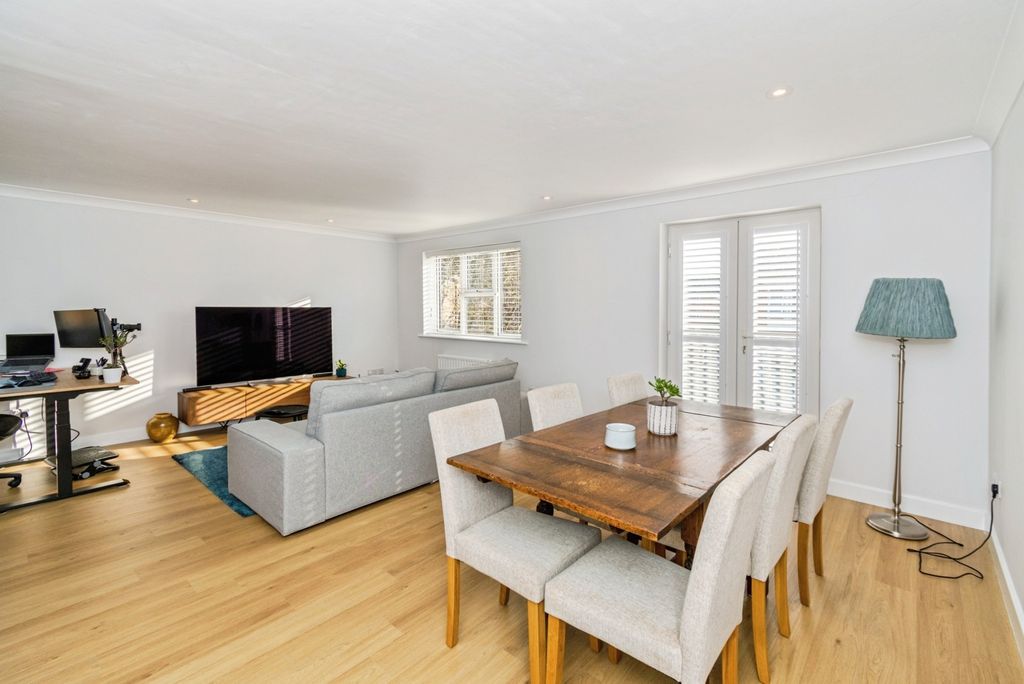 Property photo 3 of 15 Pbox-Img.Jpg