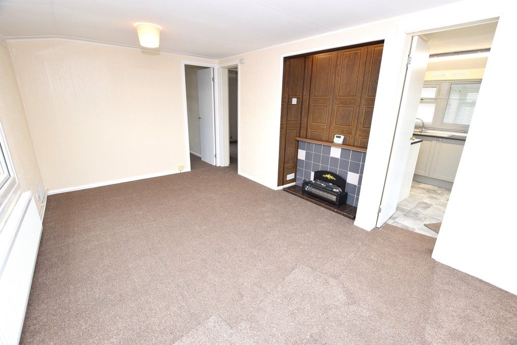 Property photo 3 of 16 Lounge