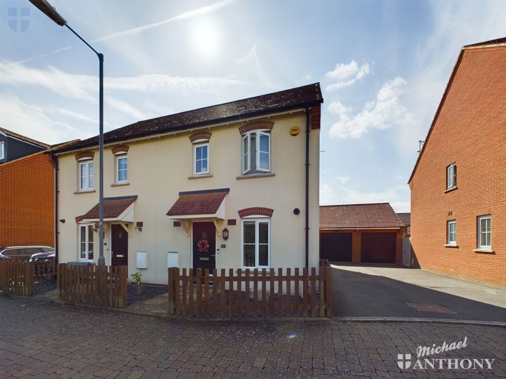 Property photo 1 of 17 Cam03852G0-Pr0070-Still023