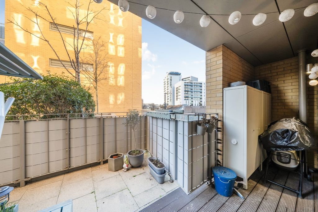 Property photo 3 of 16 4918336