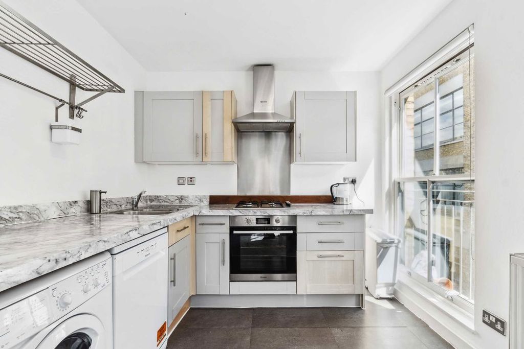 Property photo 3 of 4