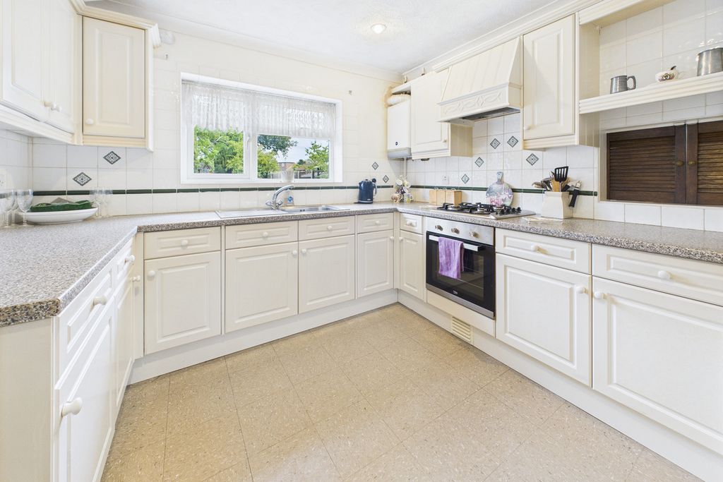 Property photo 3 of 16