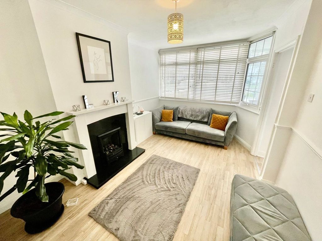 Property photo 3 of 22 Picture No. 03