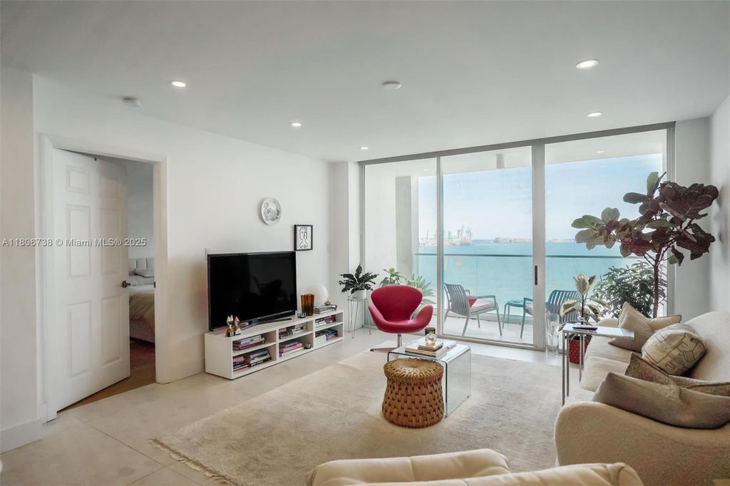 Property photo 3 of 19 <Alttext/>