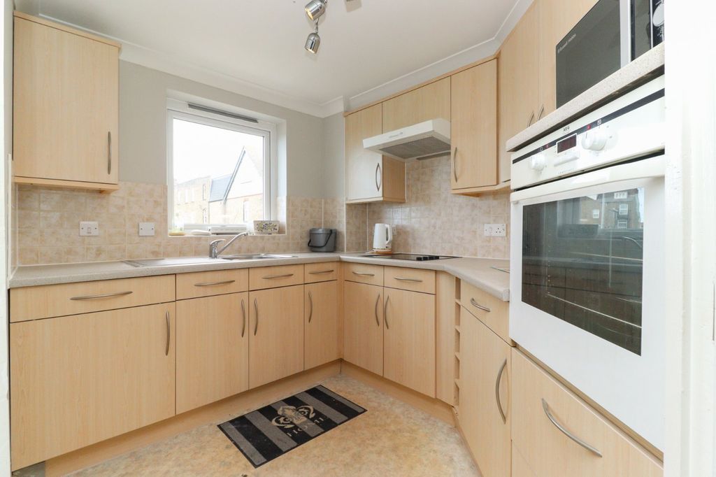 Property photo 3 of 8 Picture 3