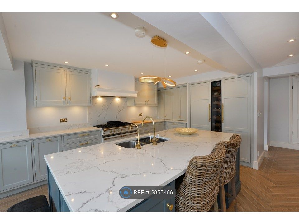 Property photo 2 of 30 Kitchen