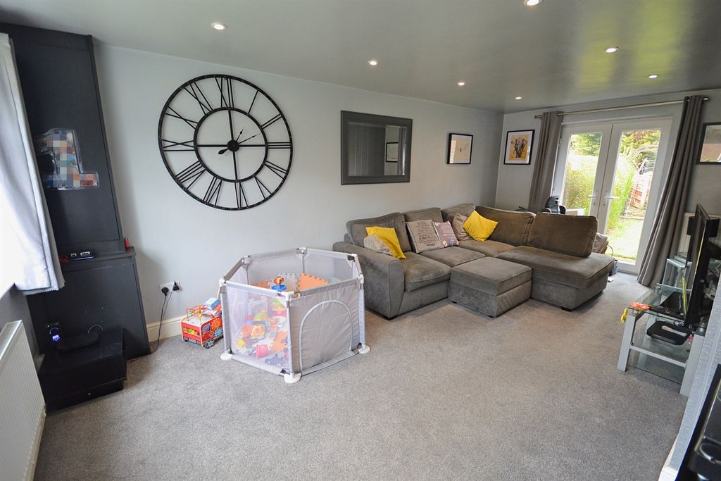 Property photo 2 of 12 Lounge