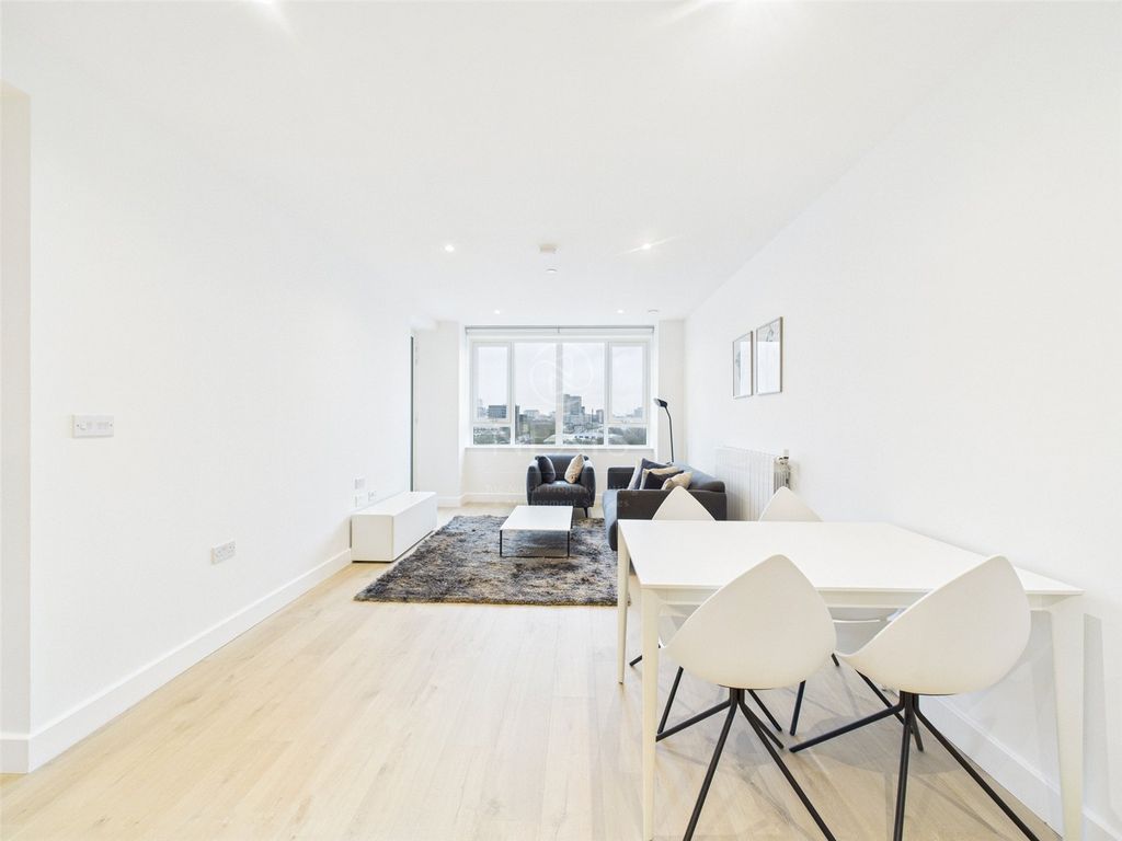 Property photo 3 of 16 Picture No. 27