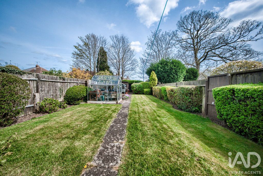 Property photo 2 of 22