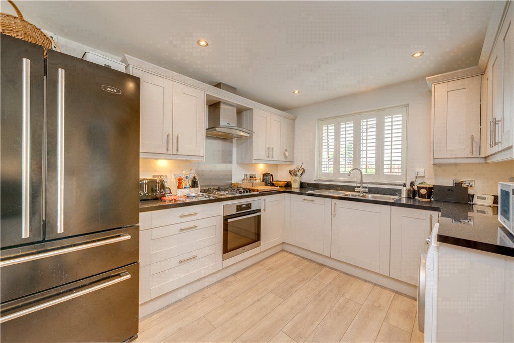 Property photo 3 of 16 Kitchen