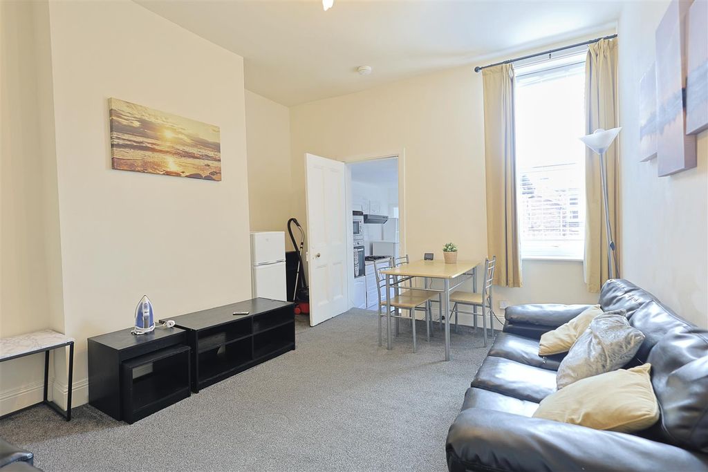 Property photo 1 of 11 6C1C57F6-1Ae1-48A9-91Fc-792C928294E6_1_201_A.Jpeg