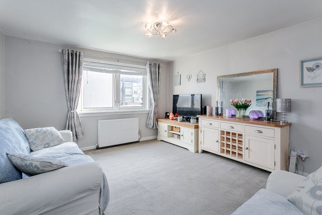 Property photo 3 of 21