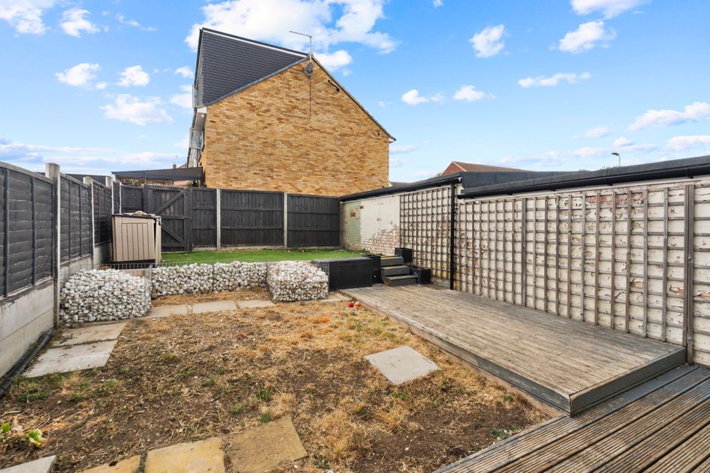 Property photo 3 of 24 5399643