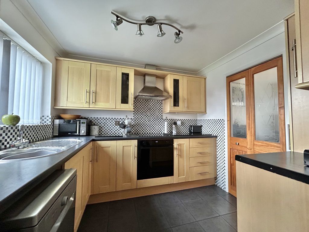 Property photo 2 of 13