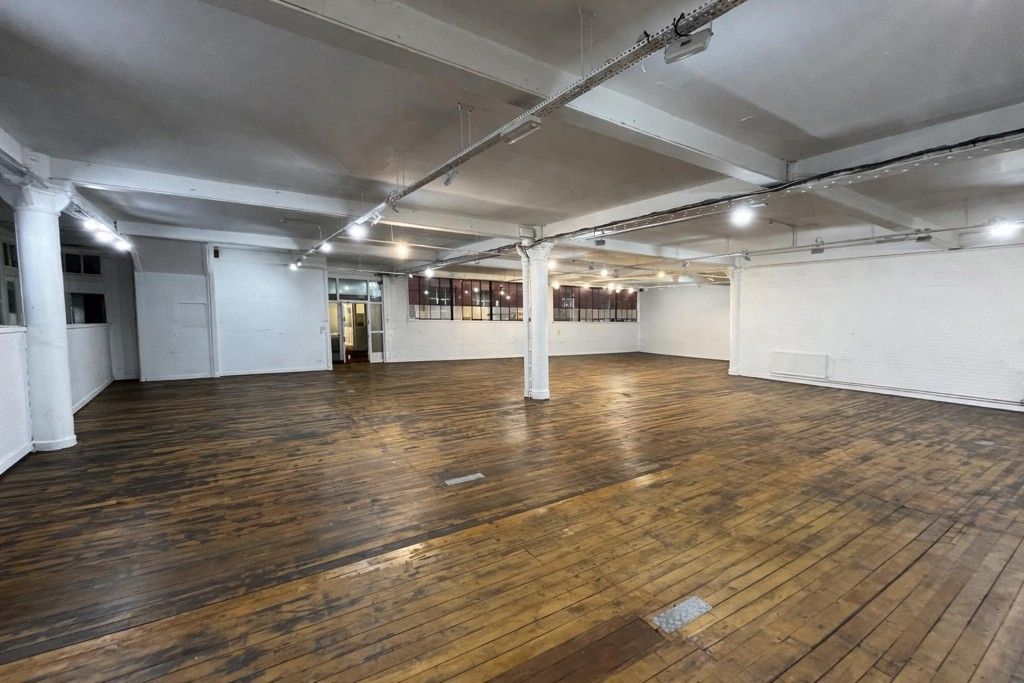 Property photo 1 of 7 Photo 7