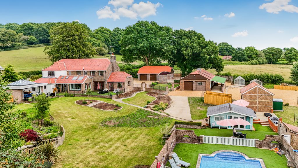 Property photo 2 of 47 Picture No. 05