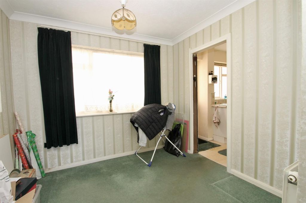 Property photo 3 of 13 Dining Room.Jpg