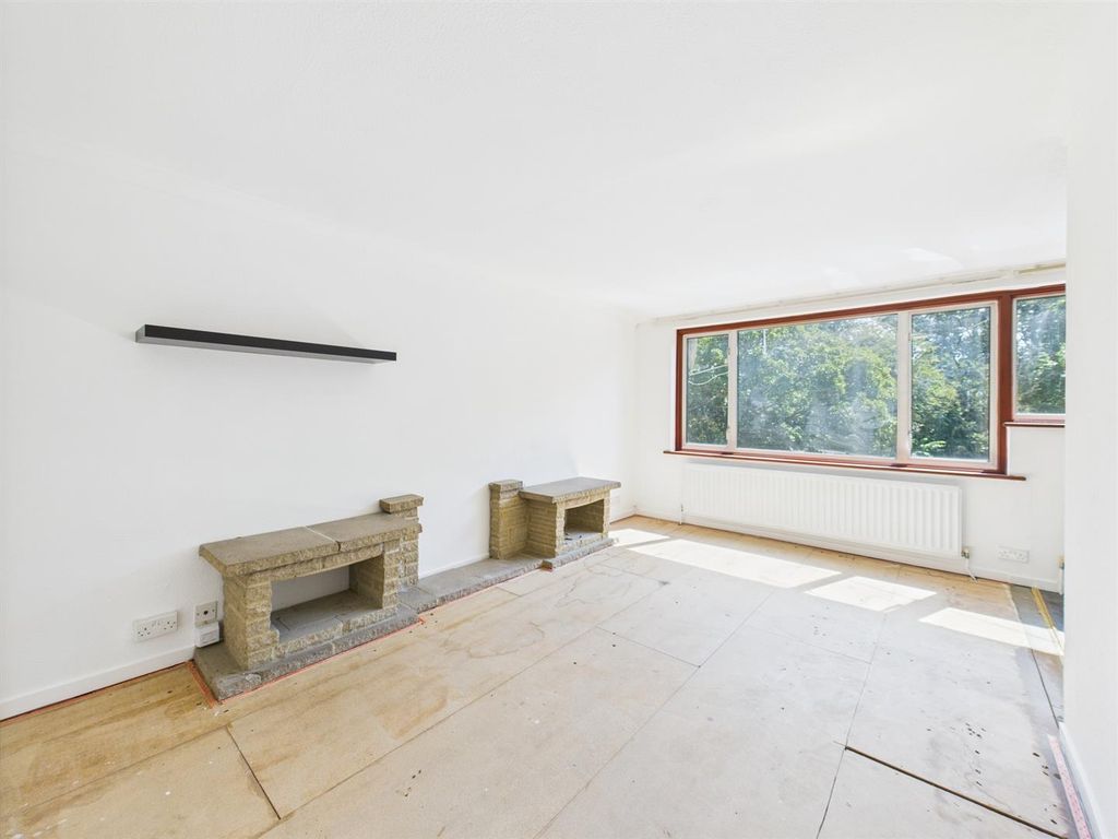 Property photo 2 of 7 Cam05080G0-Pr0128-Still014.Jpg