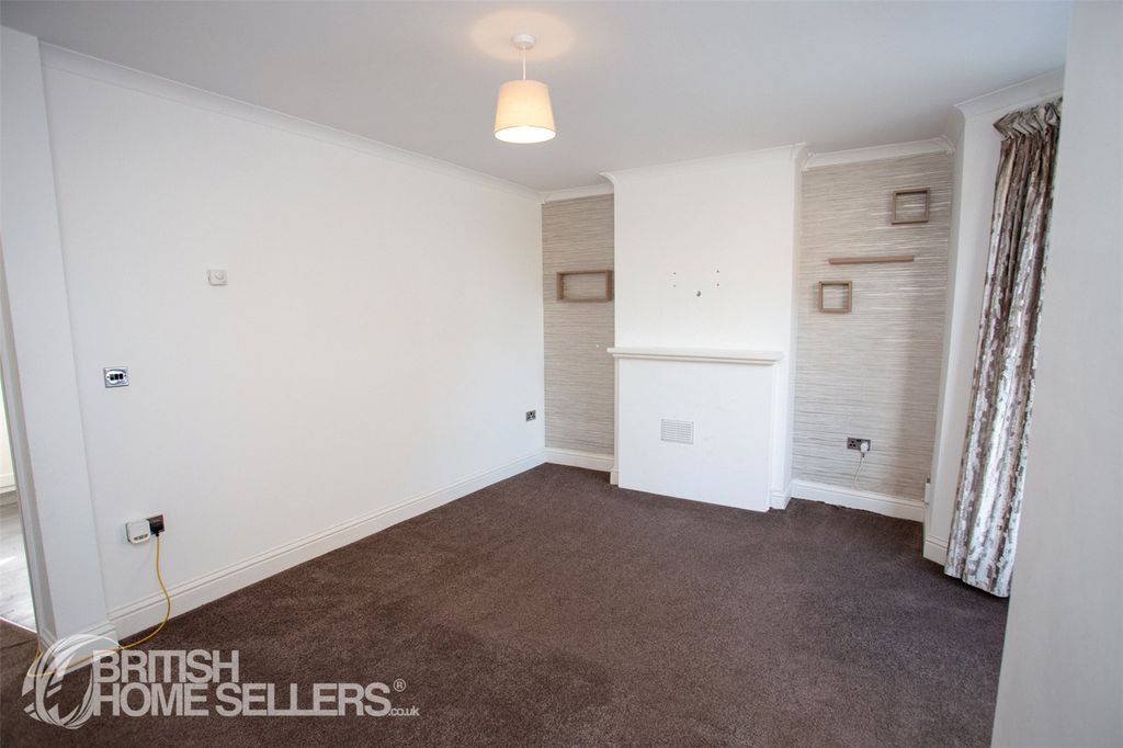 Property photo 3 of 17 5