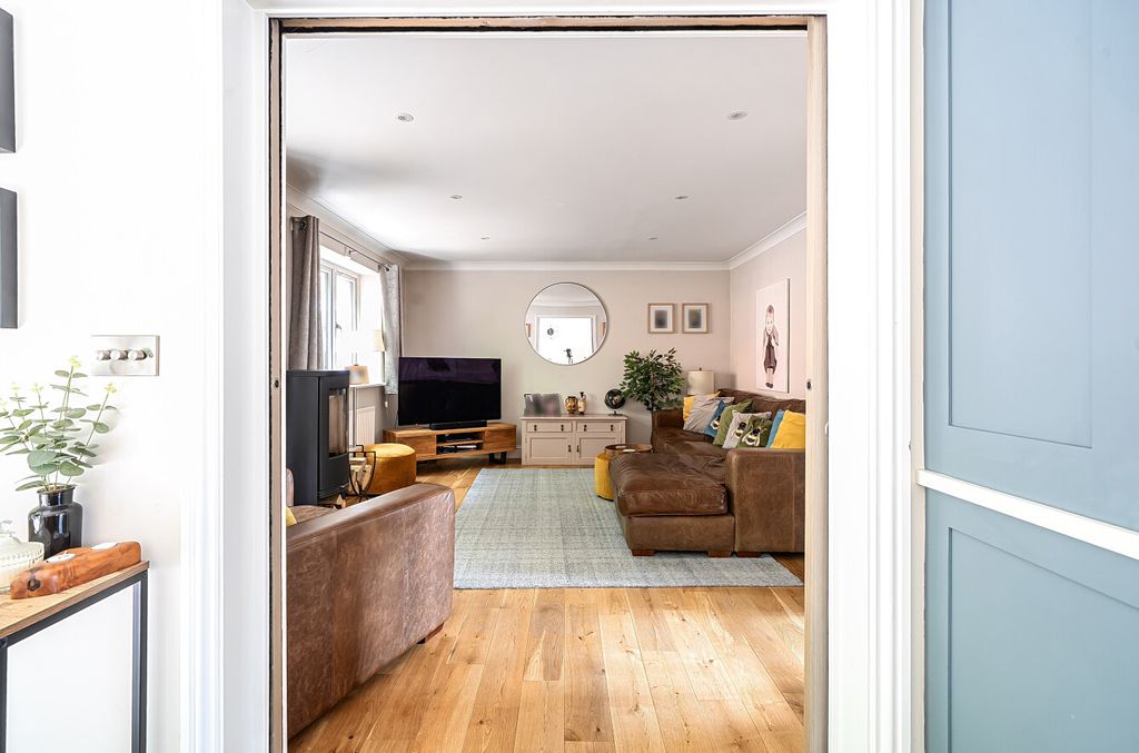 Property photo 3 of 15 1492773-7-6A593c9...