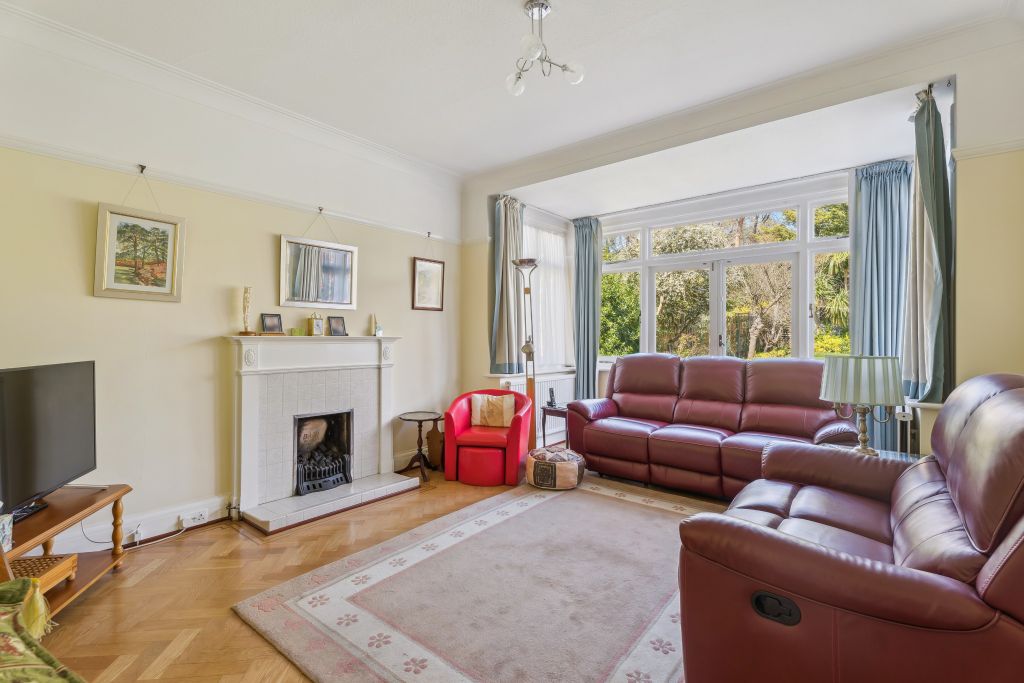 Property photo 3 of 11