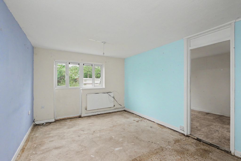 Property photo 2 of 15 10 Skerne Passage, Bedford, Bedfordshire, Mk41 7XX