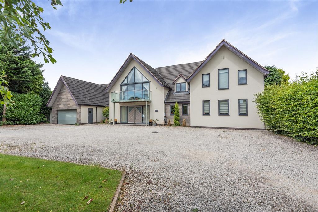 Property photo 1 of 41 8646188-Exterior12.Jpg