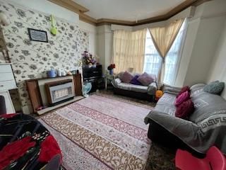 Property photo 2 of 10 Lounge 1
