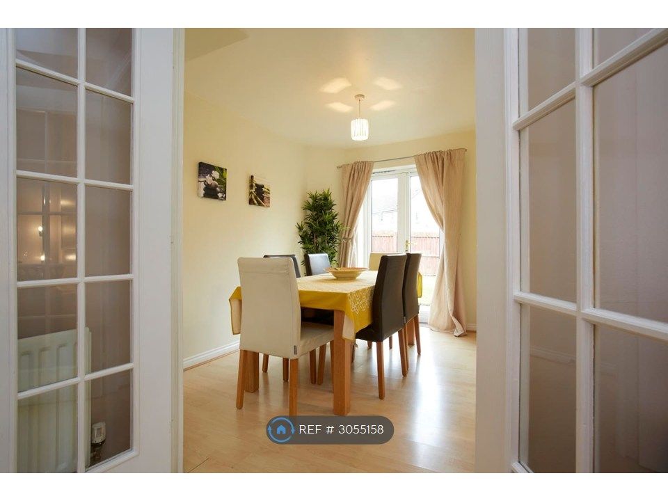 Property photo 3 of 34