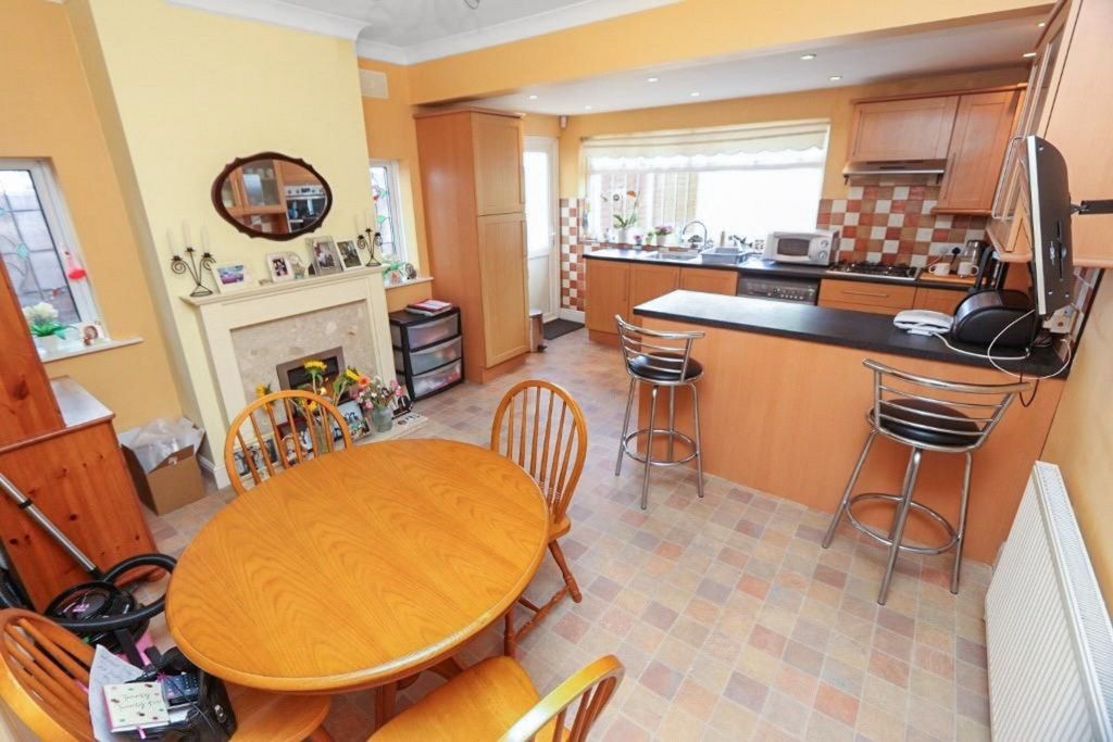 Property photo 3 of 21
