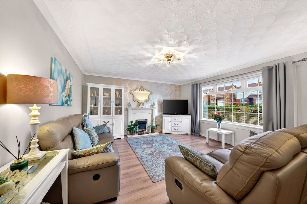 Property photo 2 of 28 Lounge