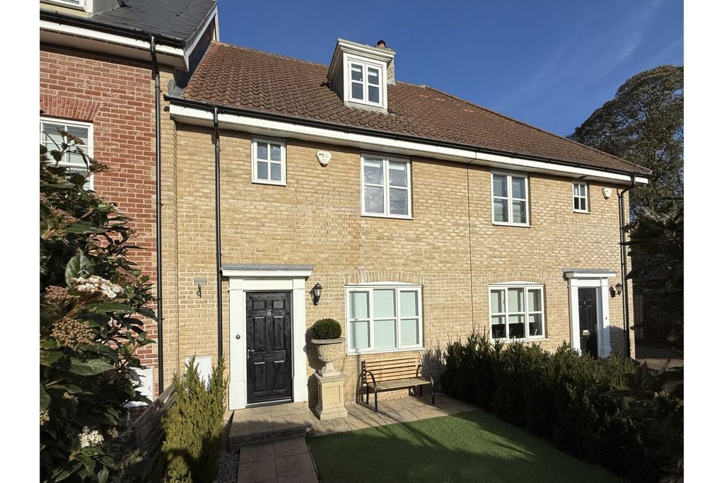 Property photo 1 of 19 Front View