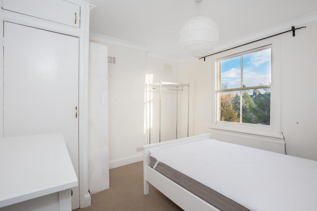 Property photo 3 of 7 Bedroom