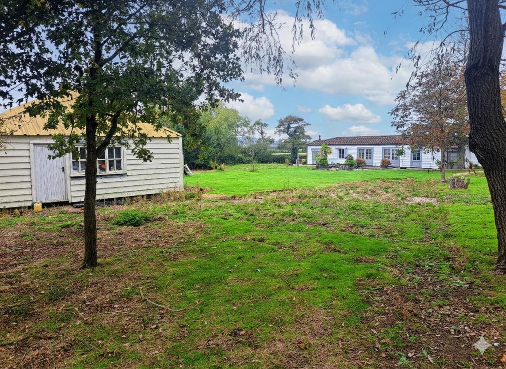 Property photo 3 of 18 Gemini_Generated_Image_Je806Dje806Dje80.Png