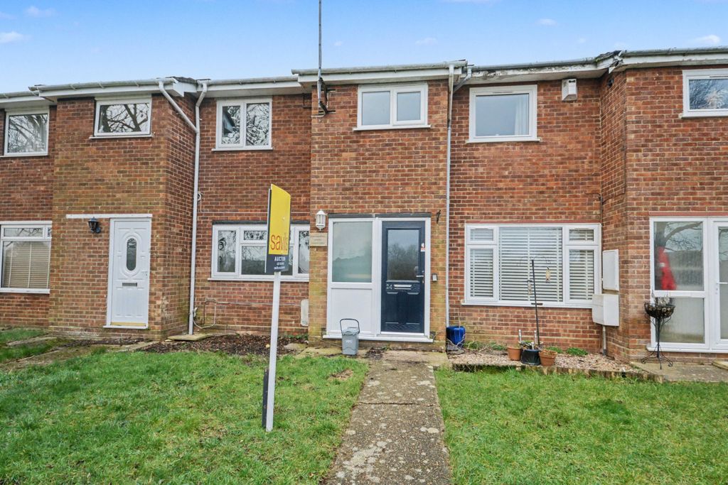 Property photo 1 of 17 24 Knowles Avenue, Warboys, Huntingdon, Cambridgeshire, Pe28 2st