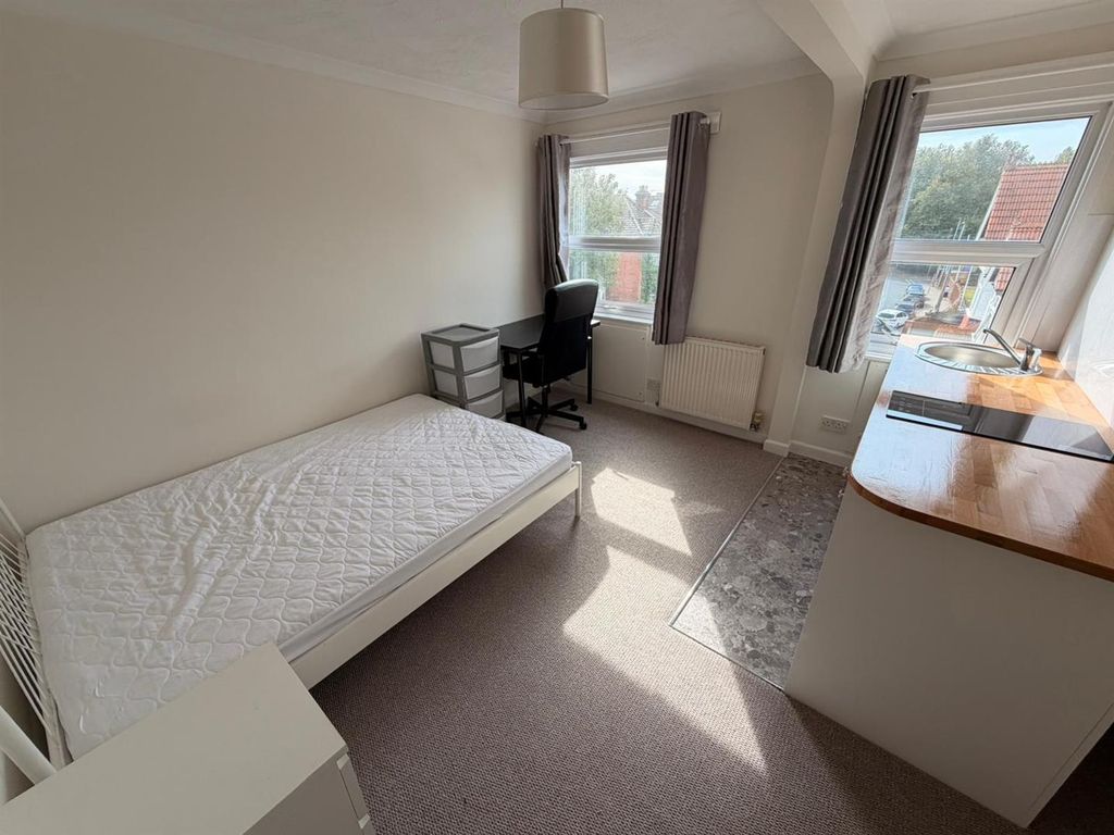 Property photo 2 of 5 Original-D66329Ab-Fd65-423E-8C58-91F0E557EE8C.Jpeg