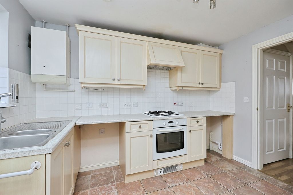 Property photo 2 of 18