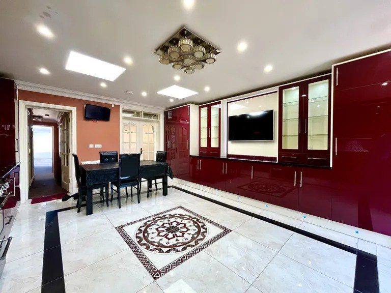 Property photo 2 of 16 Gallery