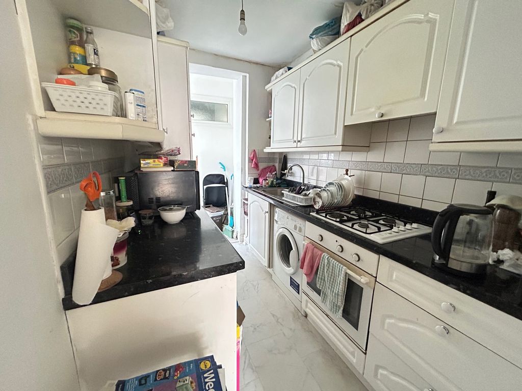 Property photo 3 of 4