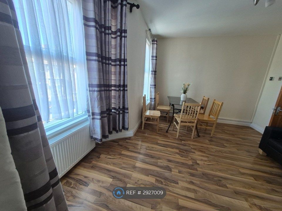 Property photo 3 of 24