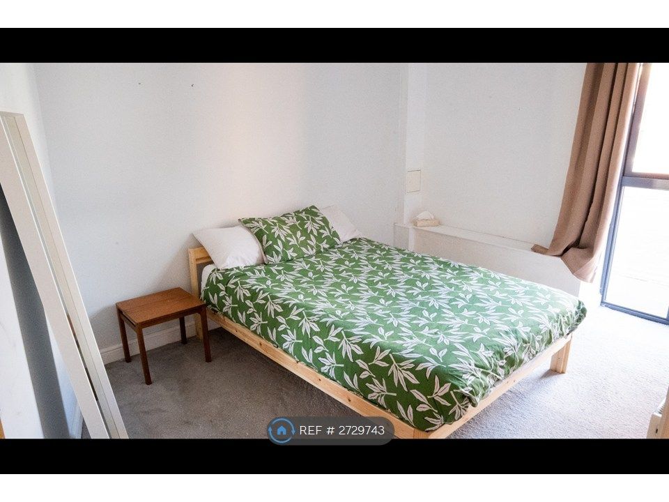 Property photo 2 of 12 Bedroom 1