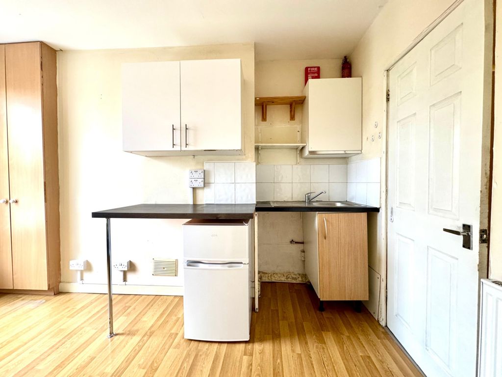 Property photo 2 of 5 Photo 2