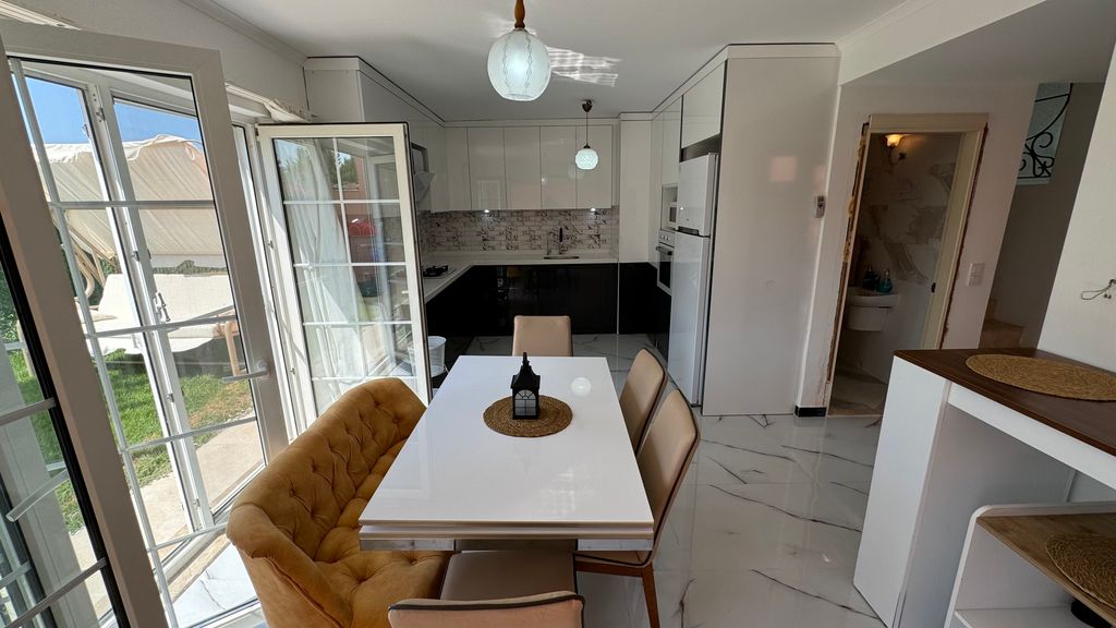 Property photo 2 of 12 An Immaculate Apartment In Belek, Antalya For Sale - Spacious Open-Plan Living Space
