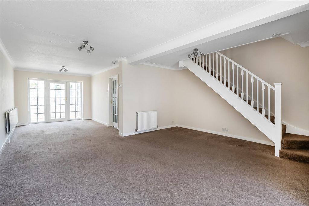 Property photo 3 of 26 6-Eastleigh-Close-6.Jpg