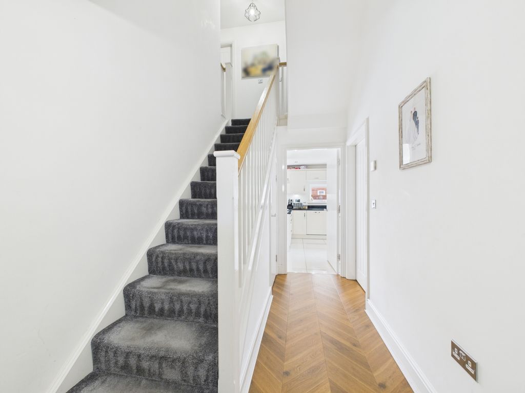 Property photo 2 of 21 Cam02386G0-Pr0166-Still037