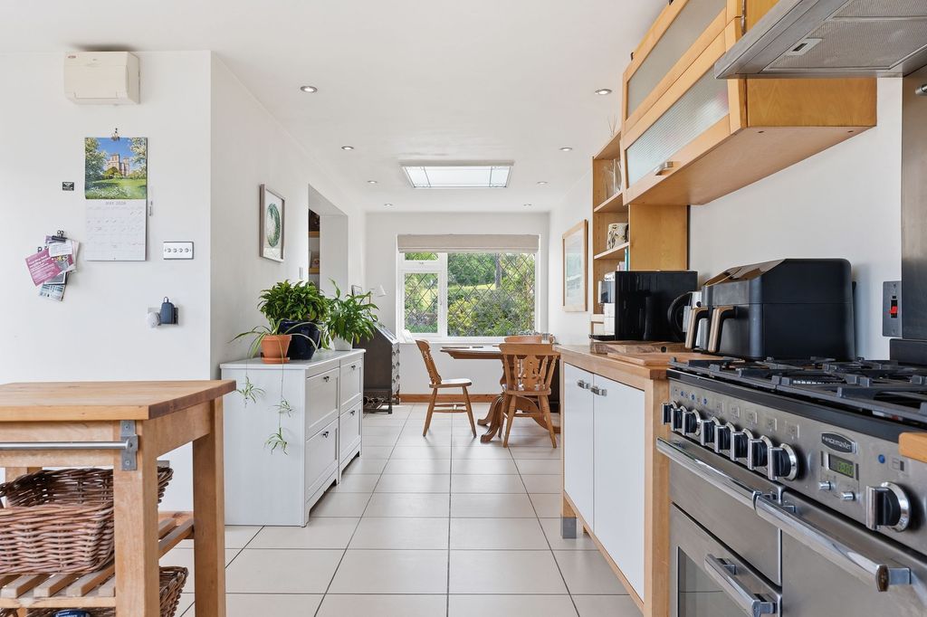 Property photo 2 of 43